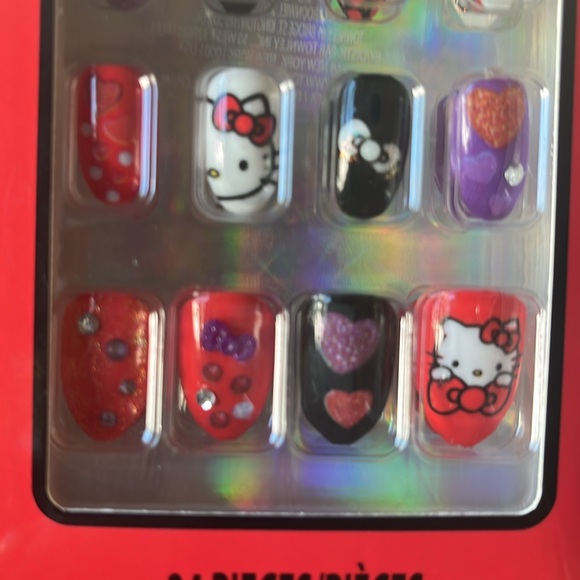 Hello Kitty Press on Nails NIB - Picture 5 of 7